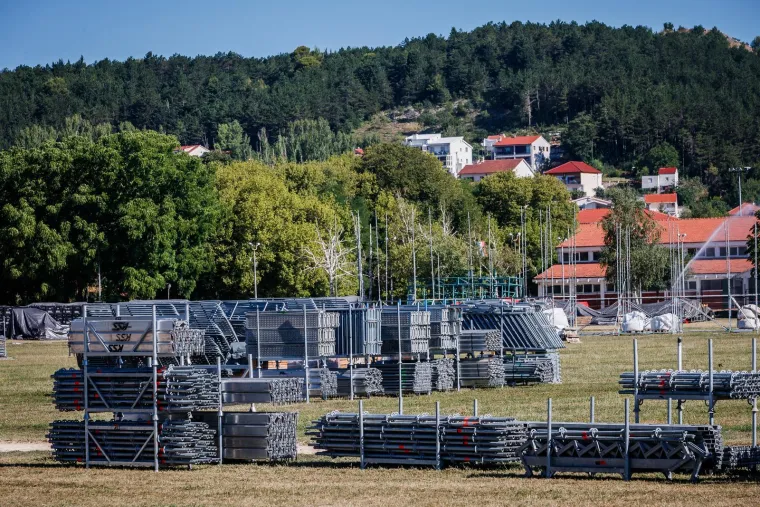 Sinj se priprema za Thompsona: Pogledajte kako izgleda dalmatinski Hipodrom