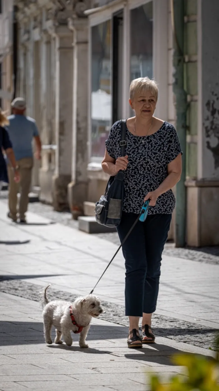 Fatalna bajkerica u mrežastim čarapama i visokim petama pokorila špicu