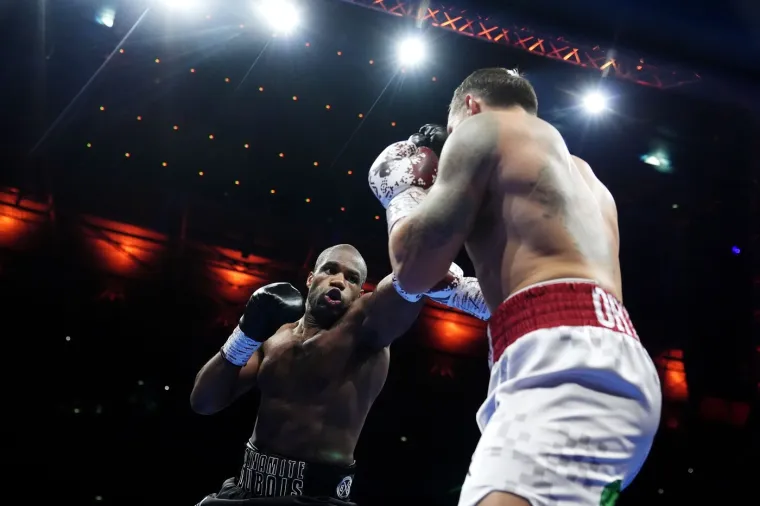 Ovako je Usyk očitao lekciju Duboisu pred 90 tisuća njegovih navijača: Nemoć Britanca bila je opipljiva