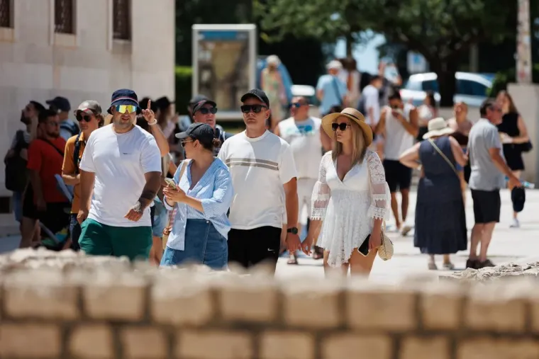 Dok su mnogi šetali, ona je trčala: Baš svi su gledali u ovu atraktivnu sportašicu