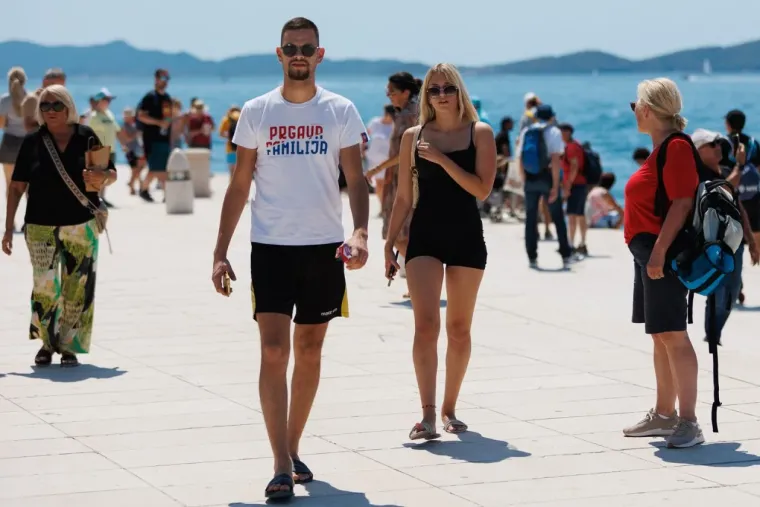 Dok su mnogi šetali, ona je trčala: Baš svi su gledali u ovu atraktivnu sportašicu