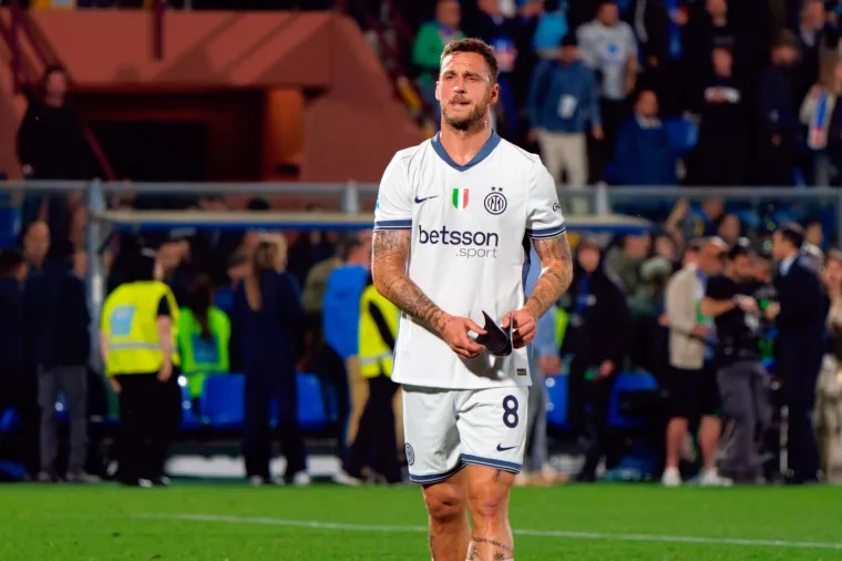 Najplaćeniji igrač u povijesti Zvezde! Stigao je u posebnoj majici, a dočekali ga Delije