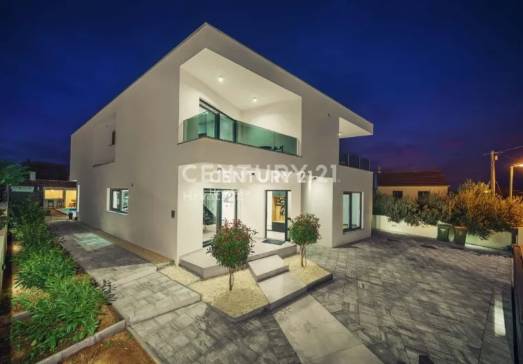 Pogledajte &scaron;to se nudi na hrvatskoj obali: Ove vile su fantazija, a cijena im je milijun eura!