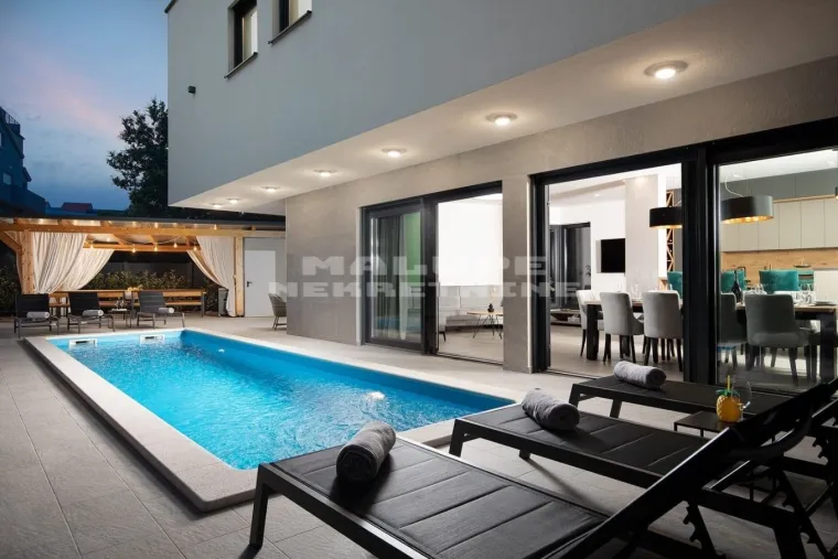 Pogledajte &scaron;to se nudi na hrvatskoj obali: Ove vile su fantazija, a cijena im je milijun eura!