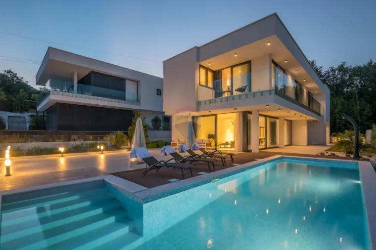 Pogledajte &scaron;to se nudi na hrvatskoj obali: Ove vile su fantazija, a cijena im je milijun eura!