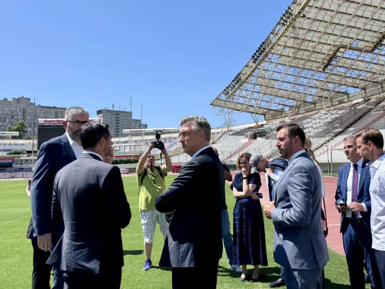 Plenković na Poljudu: Ide li ljepotica u povijest ili stavlja šminku do nove nevere? Izraz lica ne ulijeva nadu