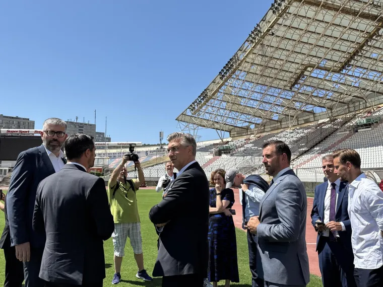 Plenković na Poljudu: Ide li ljepotica u povijest ili stavlja šminku do nove nevere? Izraz lica ne ulijeva nadu