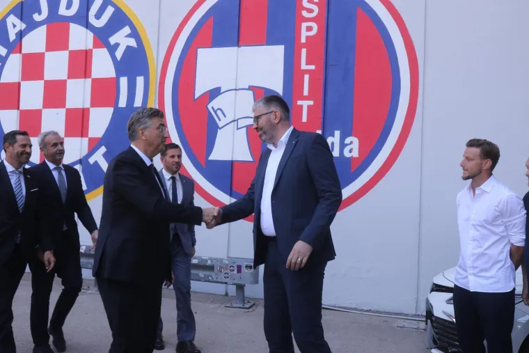 Plenković na Poljudu: Ide li ljepotica u povijest ili stavlja šminku do nove nevere? Izraz lica ne ulijeva nadu