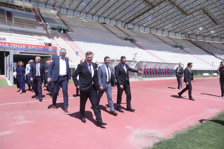 Plenković na Poljudu: Ide li ljepotica u povijest ili stavlja šminku do nove nevere? Izraz lica ne ulijeva nadu