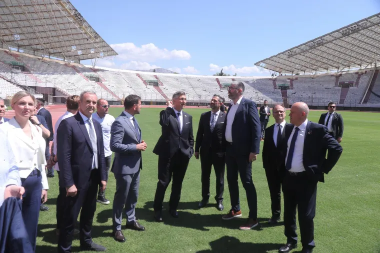 Plenković na Poljudu: Ide li ljepotica u povijest ili stavlja &scaron;minku do nove nevere? Izraz lica ne ulijeva nadu