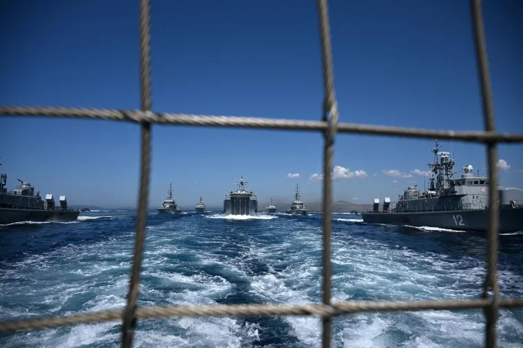 Izgleda brutalno! Pogledajte generalnu probu za mimoplov: Od raketo-topovnjača do vojnih brodica