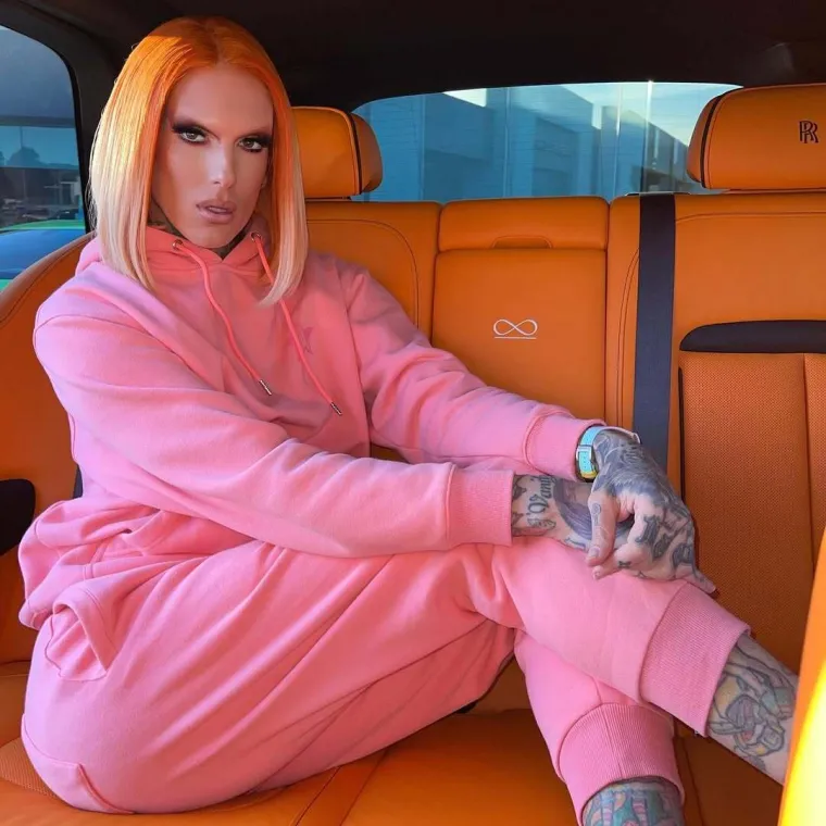 Smatra da su trans ljudi bolesni, a oblači se kao žena: Ovo je Jeffree Star