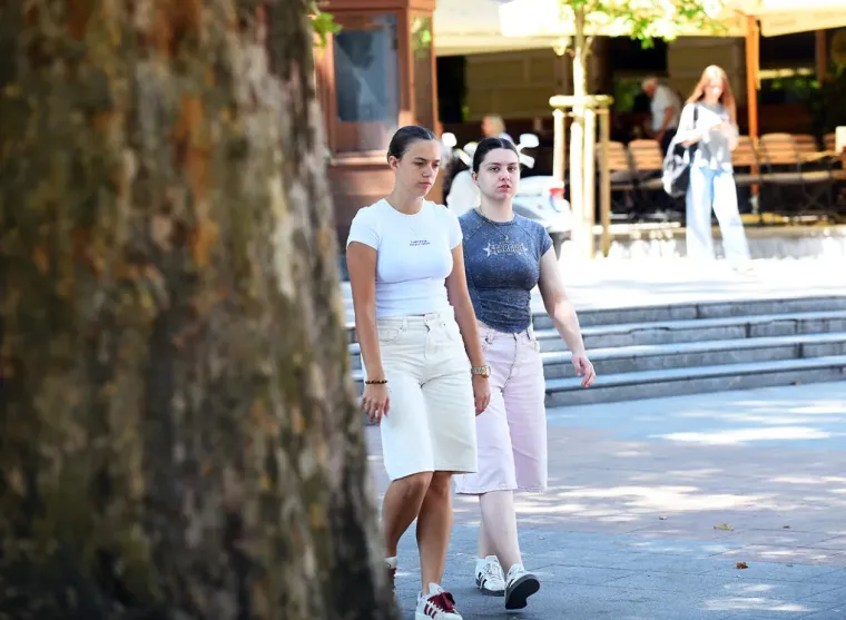 Pogledajte kako izgleda srpanj u Karlovcu: Što se radi, ali i nosi po sunčanom vremenu