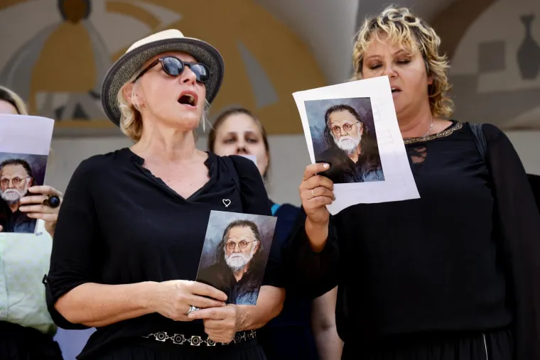 Brojni se oprostili od Josipa Pejakovića na sprovodu u Sarajevu: Među njima i Hanka Paldum