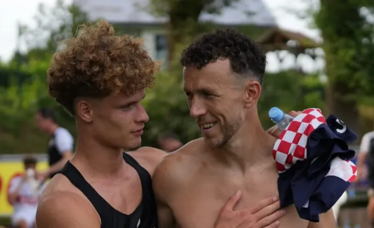 Perišić pokazao trbušnjake i isklesano tijelo, a jednim potezom je oduševio sina srpske legende