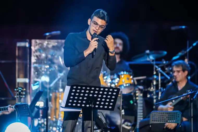 Vela Luka u suzama: Pogledajte prošlogodišnju atmosferu 'Traga u beskraju'