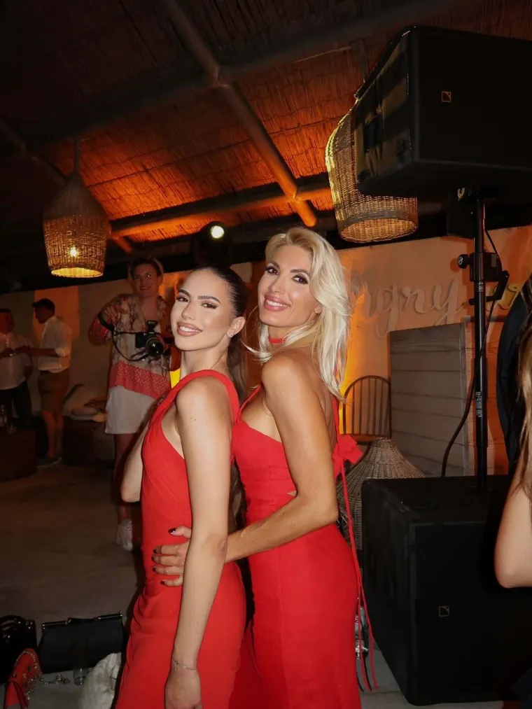 Evo gdje zanosna Jolina kćer uživa ovog ljeta: Objavila pregršt fotografija i zaradila more komplimenata