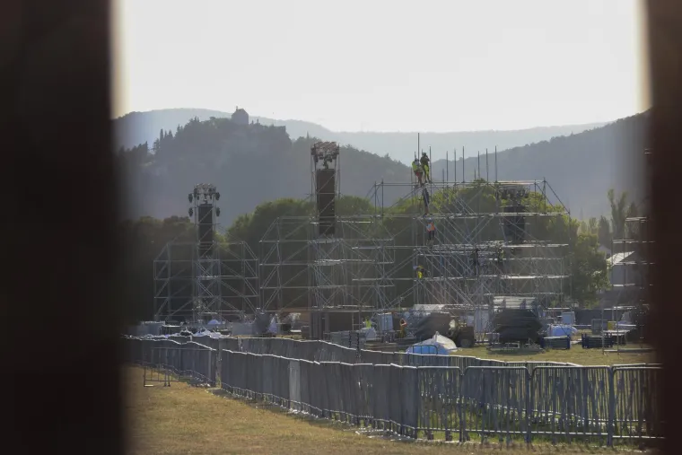 Zavirite na Hipodrom u Sinju: Pripreme za Thompsonov koncert u završnoj fazi