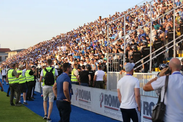 Grad u Srbiji je bio pod opsadom: Čuli su se pucnjevi, a srpska legenda je sve poku&scaron;ala smiriti