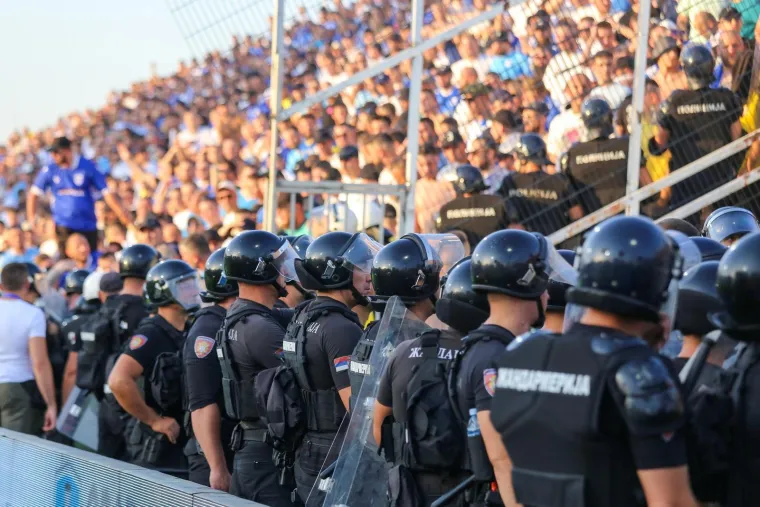 Grad u Srbiji je bio pod opsadom: Čuli su se pucnjevi, a srpska legenda je sve pokušala smiriti