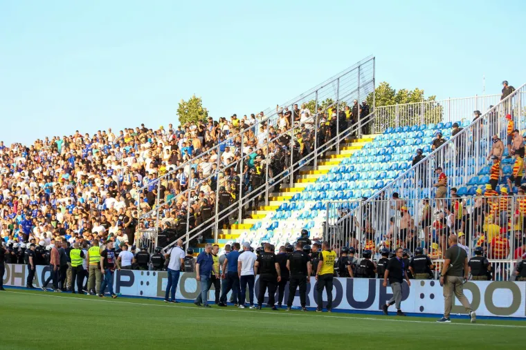 Grad u Srbiji je bio pod opsadom: Čuli su se pucnjevi, a srpska legenda je sve poku&scaron;ala smiriti