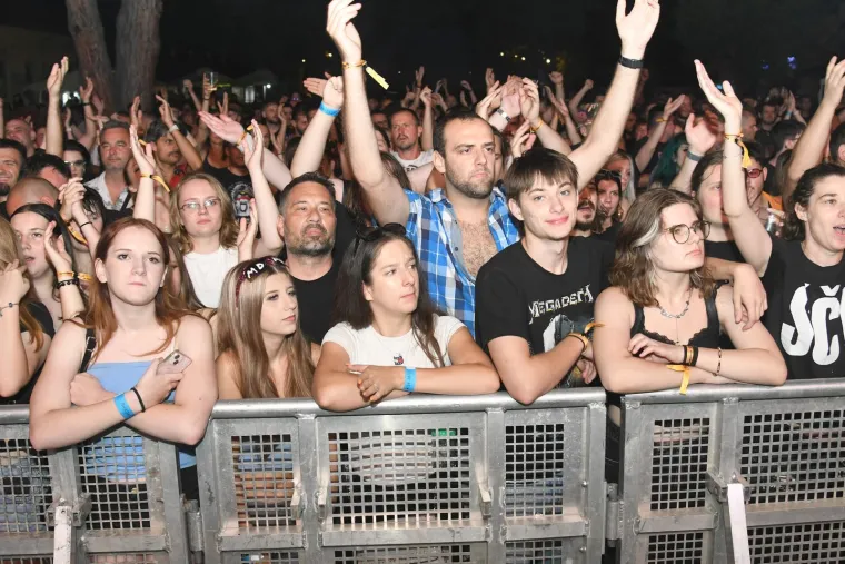 Let 3 digao atmosferu do usijanja: Pjevalo se i skakalo do zadnjeg stiha