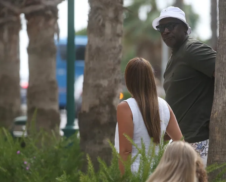 Michael Jordan uživao sa svojim zaštitnim znakom: Bio je sa zanosnom brinetom