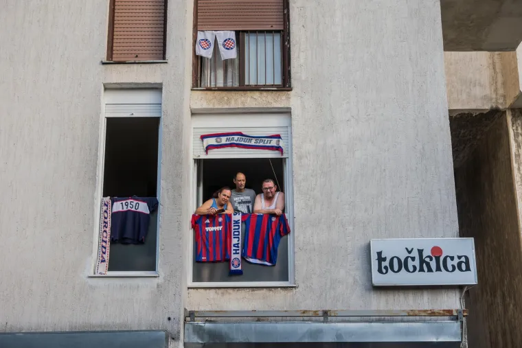 Pogledajte ludnicu koju je Split pripremio Sli&scaron;koviću! Poznata lica odala počast legendi Hajduka