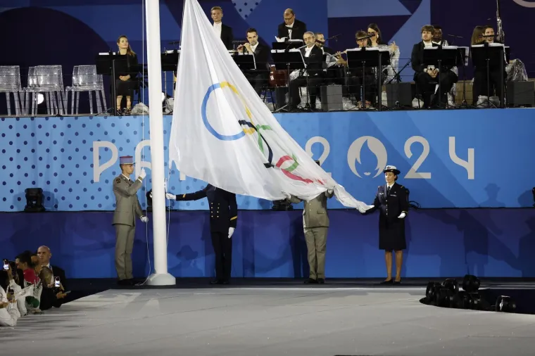 Prije godinu dana Pariz je priredio spektakl! Lady Gaga, Gojira, brodovi i mokra Kolinda