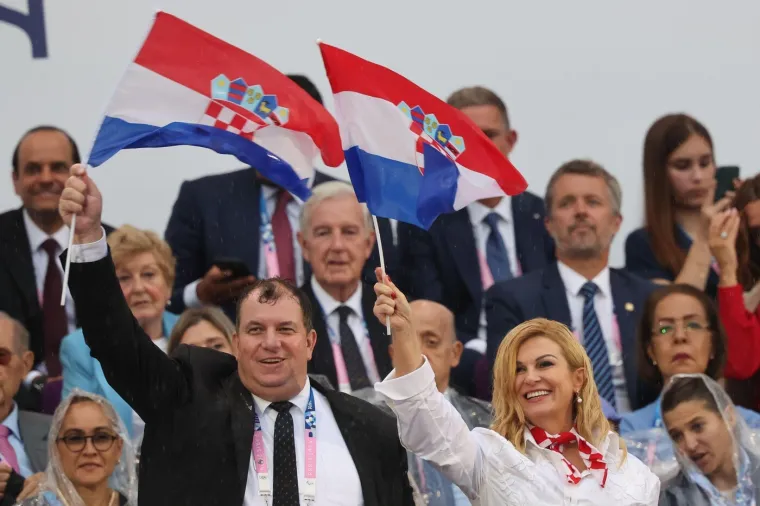 Prije godinu dana Pariz je priredio spektakl! Lady Gaga, Gojira, brodovi i mokra Kolinda