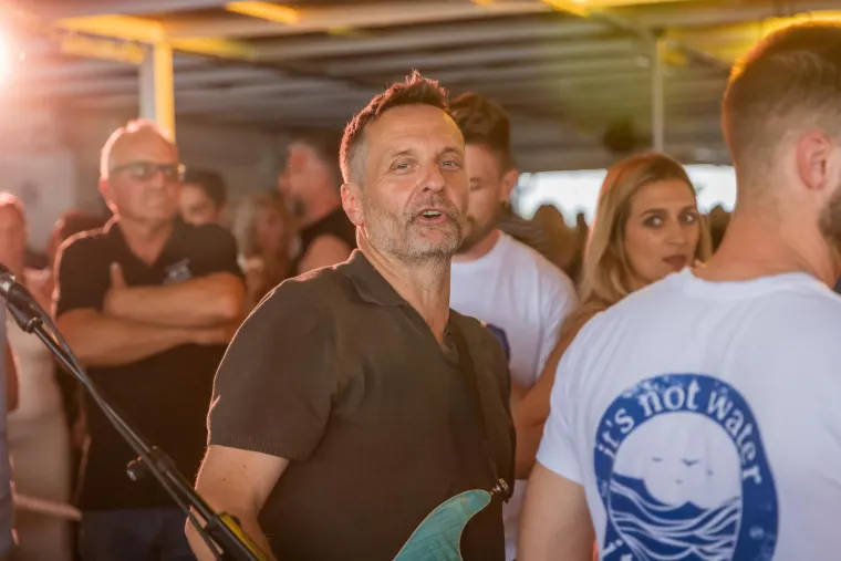 Okupile se poznate face na trajektu za Velu Luku: Evo tko se skroz 'opustio'