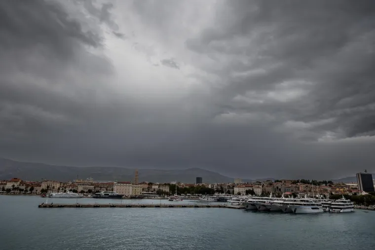 Okupile se poznate face na trajektu za Velu Luku: Evo tko se skroz 'opustio'