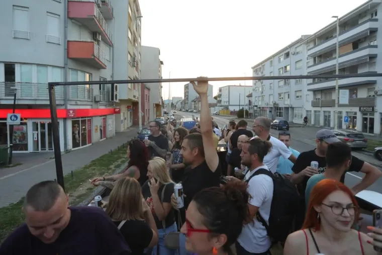 Slavonski golupčići kao parovi iz kataloga: Ovo su mrak prizori iz Osijeka