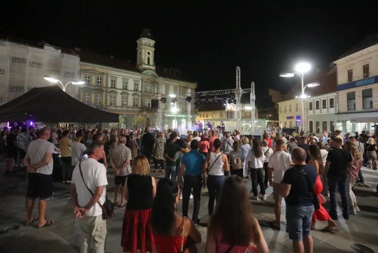 One su zapalile ljetnu noć: Dame ukrale show bez puno truda