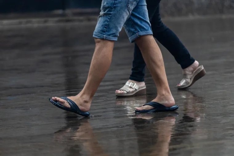 Ovom paru ni ki&scaron;a nije pokvarila tmurnu atmosferu u srcu Zagreba