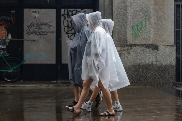 Ovom paru ni ki&scaron;a nije pokvarila tmurnu atmosferu u srcu Zagreba