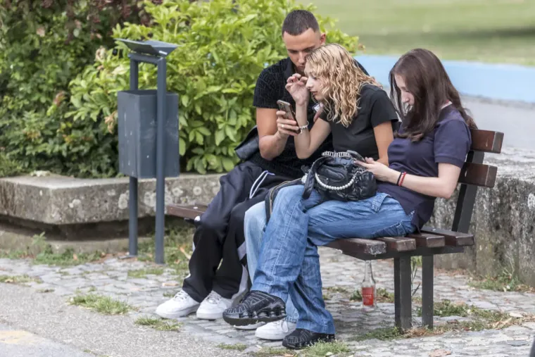 Odmjerena i elegantna: Dama u rozom izazvala divljenje prolaznika na ulicama Osijeka