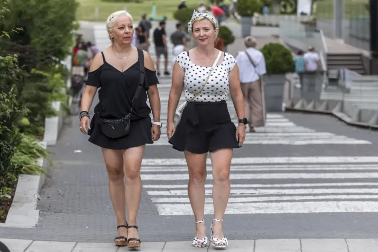 Odmjerena i elegantna: Dama u rozom izazvala divljenje prolaznika na ulicama Osijeka