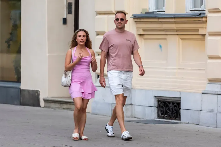 Odmjerena i elegantna: Dama u rozom izazvala divljenje prolaznika na ulicama Osijeka