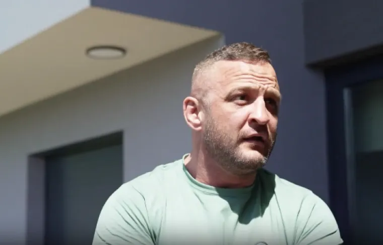 Nećete vjerovati kako je Slo Rocky izgledao prije 13 godina: Nastupio je s Cro Copom...
