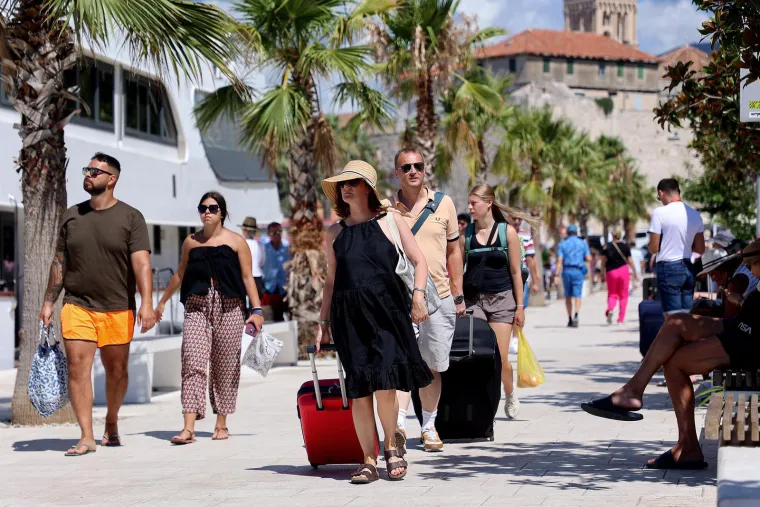 Bačvice prepune ljepotica: Evo tko je mamio poglede