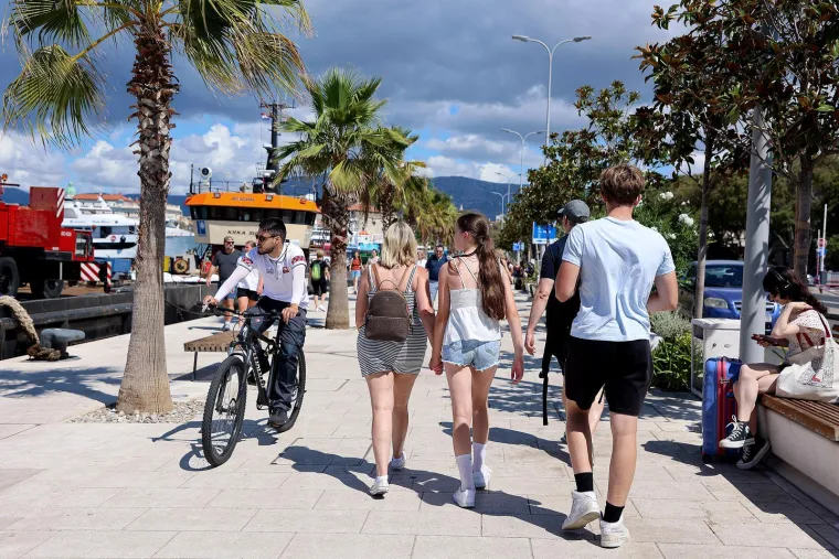 Bačvice prepune ljepotica: Evo tko je mamio poglede