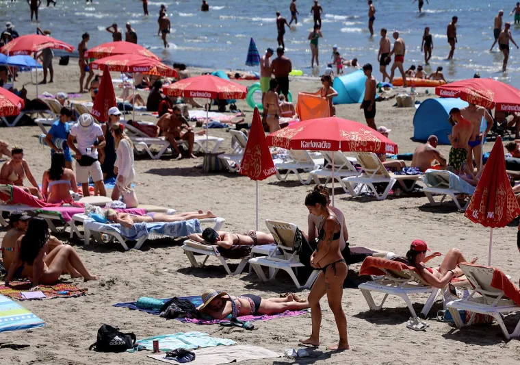 Bačvice prepune ljepotica: Evo tko je mamio poglede