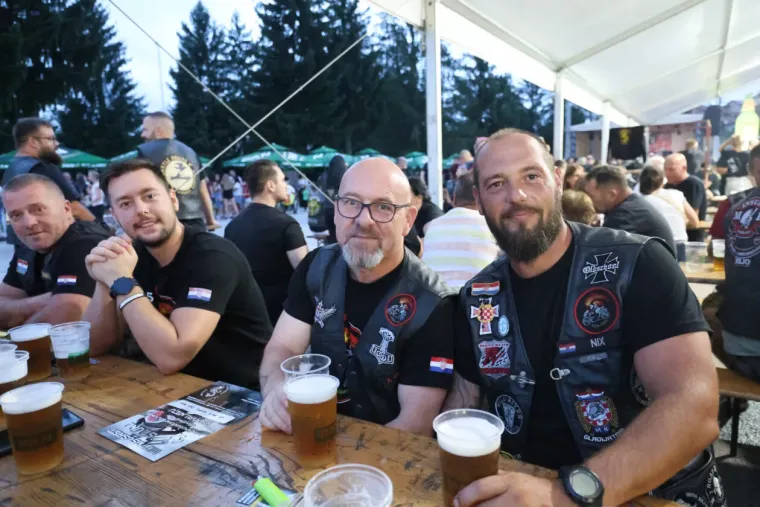 Slunj gorio od energije: Vedra plavu&scaron;a osmijehom ukrala show na moto susretu