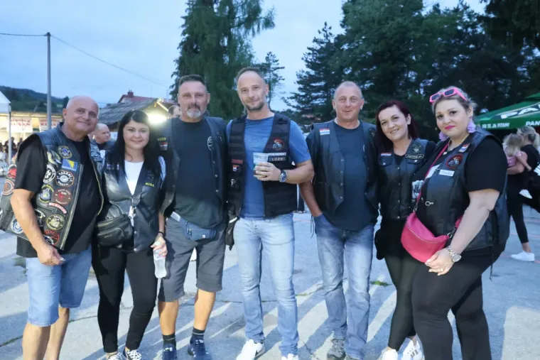 Slunj gorio od energije: Vedra plavu&scaron;a osmijehom ukrala show na moto susretu