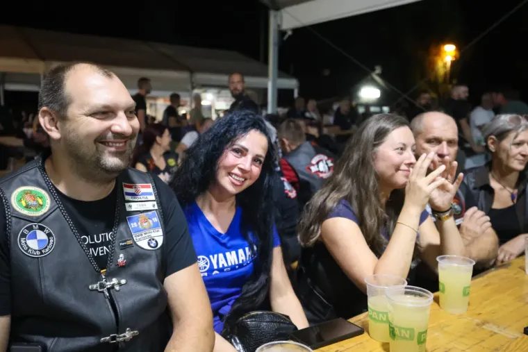 Slunj gorio od energije: Vedra plavu&scaron;a osmijehom ukrala show na moto susretu