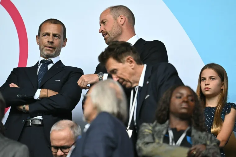 Krema! Čeferin sjedio pored člana kraljevske obitelji, a pažnju je ukrala jedna djevojka...