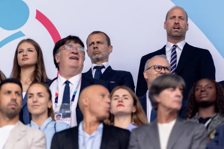 Krema! Čeferin sjedio pored člana kraljevske obitelji, a pažnju je ukrala jedna djevojka...