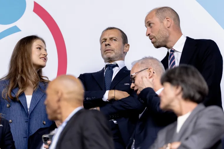 Krema! Čeferin sjedio pored člana kraljevske obitelji, a pažnju je ukrala jedna djevojka...