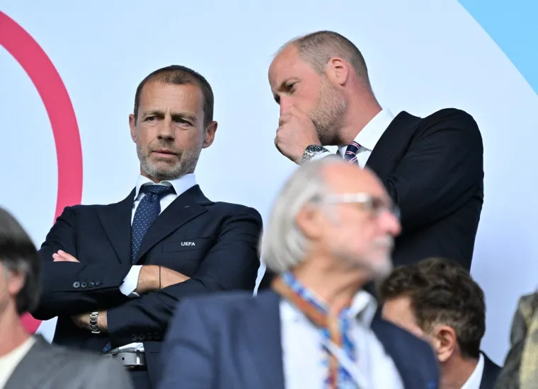 Krema! Čeferin sjedio pored člana kraljevske obitelji, a pažnju je ukrala jedna djevojka...